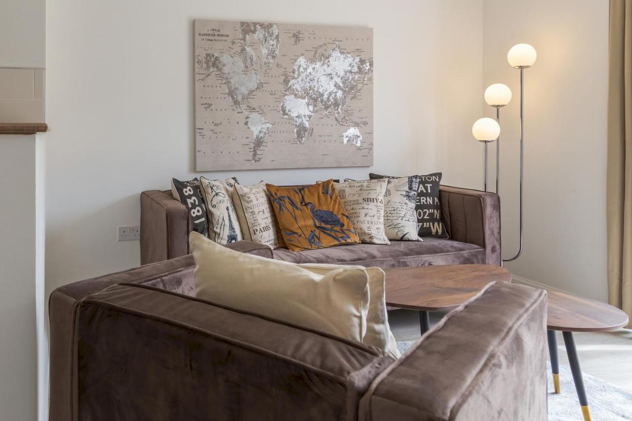 Вилла Pass The Keys Cheerful 4 Bed Central Townhouse Garden & Parking Бирмингем Экстерьер фото