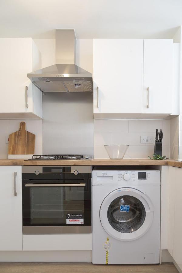 Вилла Pass The Keys Cheerful 4 Bed Central Townhouse Garden & Parking Бирмингем Экстерьер фото